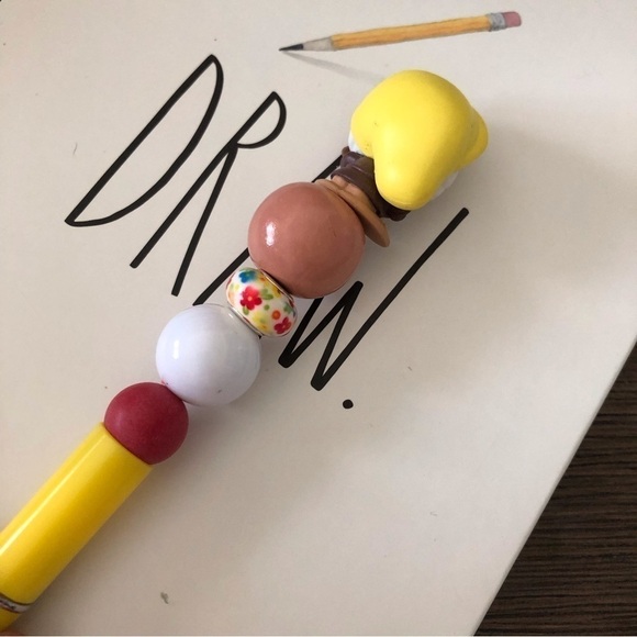 Disney Doorables: Snow White & The Seven Dwarfs: Sneezy handmade beaded pen - Picture 3 of 3